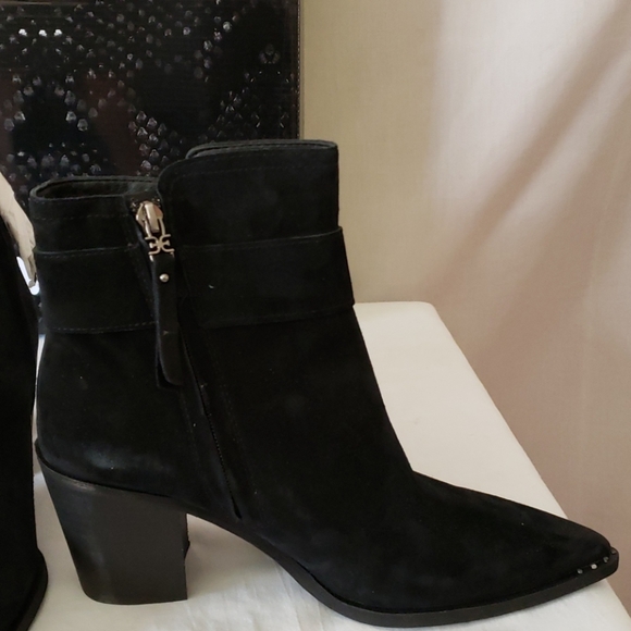New-Sam Edelman Black Suede Buckle Bootie - Picture 5 of 8